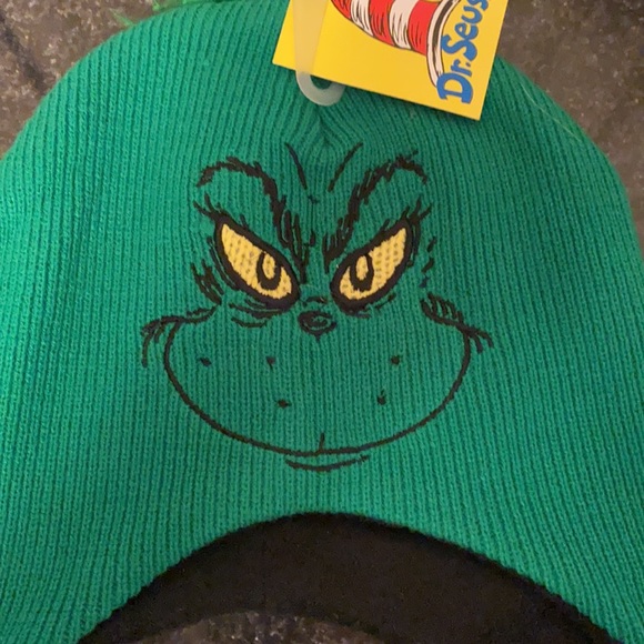 Dr Seuss Winter Hat - Picture 2 of 8
